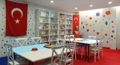 Akdenizli öğrenciler Hatay'da kütüphane kurdu