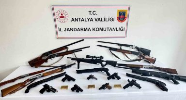 Alanya'da silah ve mühimmat kaçakçılığı operasyonu