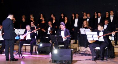 Antalya'da bahar türküleri