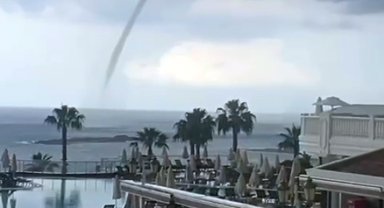 Antalya'da denizde oluşan hortumlar kamerada