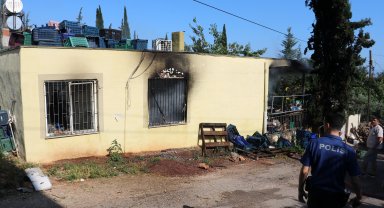 Antalya'da evleri yanan çift destek bekliyor
