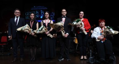 Gençlik Haftası'nda Antalya'da müzik dolu gece