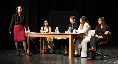 Liselerarası Tiyatro Festivali'nde 'Jüri' oyunu sahnelendi