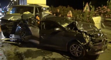 Manavgat'ta zincirleme trafik kazası; 3 yaralı