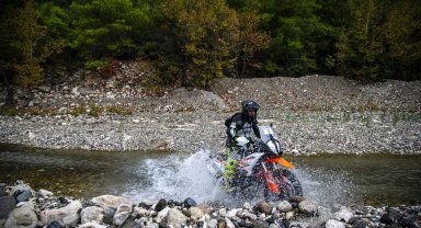 Motor tutkunları Kemer'de buluşuyor
