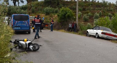 Otomobille çarpışan motosikletli öldü