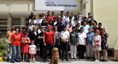 SKUT ekibi ve Zeyna ile öğrencilere deprem farkındalık dersi