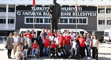 Temsili askerlik yapacak engelli bireylere davullu-zurnalı uğurlama