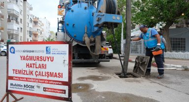 Yağmur suyu hattı temizliği tam gaz devam