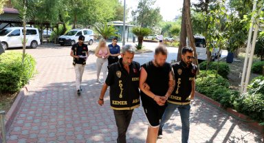 18 yaşından küçük 3 kişiyi, cinsel ilişki bahanesiyle dolandırıp darbettiler