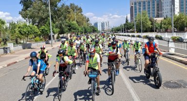 'Trafikte beni fark et' sloganıyla bisiklet turu