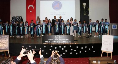 Akdeniz Çocuk Üniversitesi'nde mezuniyet coşkusu