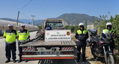 Antalya'da 'huzur güven' motosiklet denetimi yapıldı