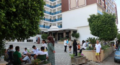 Antalya'da 5 yıldızlı otelde yangın; turistler tahliye edildi