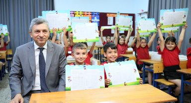 Antalya'da 511 bin öğrenci karne aldı