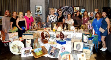 Antalya'da defileli yıl sonu sergisi