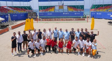 Antalya'da plaj voleybolu heyecanı