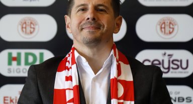 Antalyaspor'da Emre Belözoğlu istifa etti