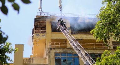 Atıl televizyon binasında yangın