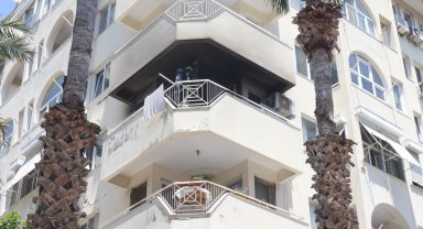 Balkonda çıkan yangın büyümeden söndürüldü