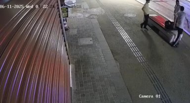 Bankta oturan kişiyi dövüp, parasını gasbetti