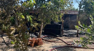 Ev ve traktör yangında zarar gördü