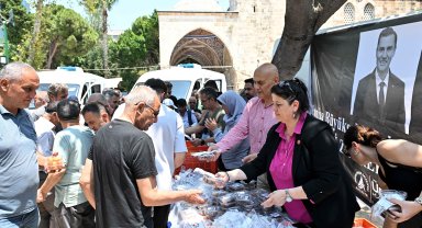 Ferdi Zeyrek için Muratpaşa'da helva dağıtıldı