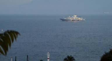 Helikopterli devasa yat Antalya'da