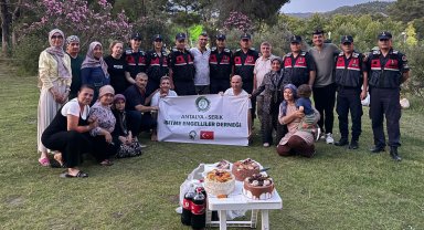 Jandarmaya yıl dönümü sürprizi