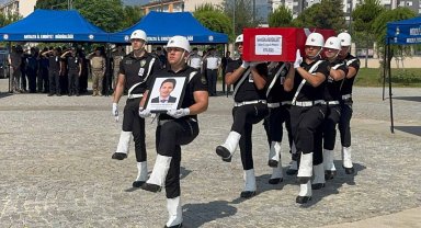 Kanser tedavisi sırasında hayatını kaybeden polise veda