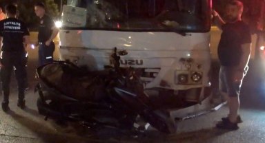 Kazada motosiklet sürücüsünün ayağı koptu