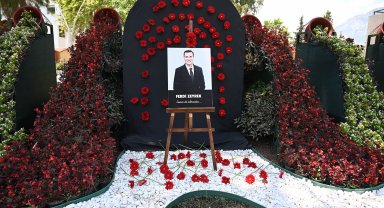 Kemer'de Başkan Zeyrek için anma alanı