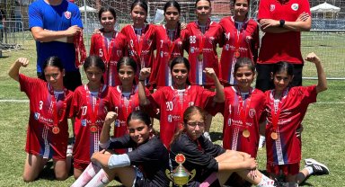 Kepezli minik hentbolcular şampiyon