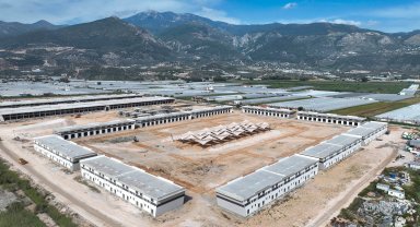 Kınık Toptancı Hal Kompleksi'nde sona doğru