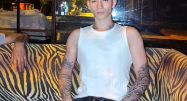 Kırık cam şişeyle boynunu kesip öldürdü