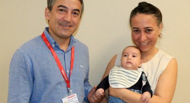 Kök hücre tedavisiyle anne oldu, adını 'Umut' koydu