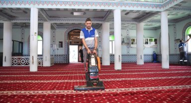 Konyaaltı'nda bayram öncesi ibadethane temizliği