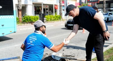 Kotan hem denetledi hem bayramlaştı
