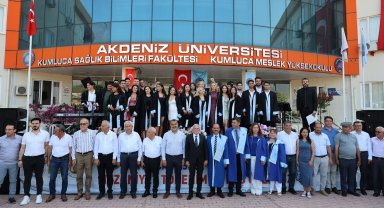 Kumluca MYO'da mezuniyet töreni
