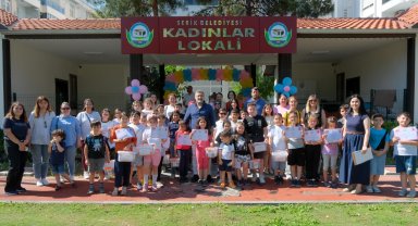 Kursiyerlerin mezuniyet sevinci