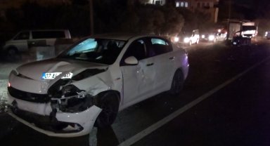 Otomobille çarpışan elektrikli motordaki turist yaralandı