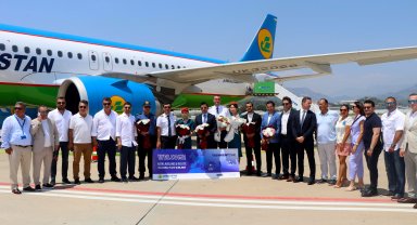 Özbekistan'dan tarihi uçuş