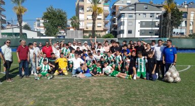 Serik Belediyespor U17 takımı Antalya şampiyonu