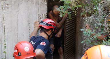 20 metrelik falezlerden düştü, kendisini kurtaran ekipten 'su' istedi