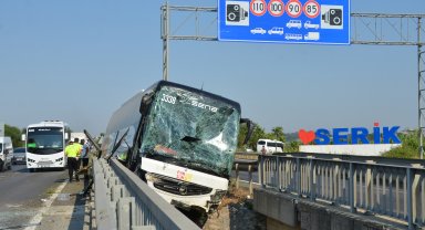 34 turistin bulunduğu otobüs faciaya ramak kala durdu