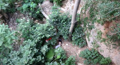 Antalya- 10 metreden düştü, itfaiye kurtardı Video eklendi