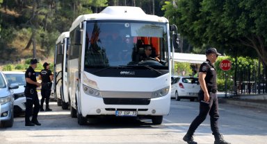 Antalya- Manavgat Belediyesi'ne 'rüşvet' operasyonunda şüpheliler adliyede Video eklendi