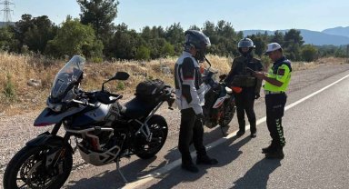 Antalya'da motosiklet sürücülerine 'şok' denetim