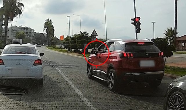 Araçlarından izmarit atan sürücülere ceza