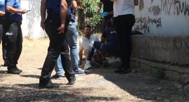 Çocuk parkında 5 bin lira alacağı olduğu kişiyi bacağından vurdu